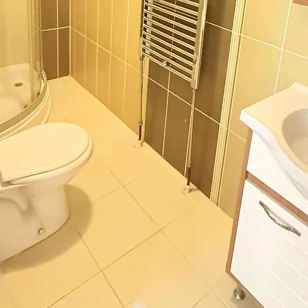 Hot Tub-fireplace-pets-sleeps 11-bbq-pool-parking Villa *