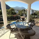 ヴィラ Hot Tub-fireplace-pets-sleeps 11-bbq-pool-parking *