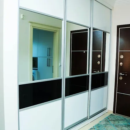 Hot Tub-fireplace-pets-sleeps 11-bbq-pool-parking