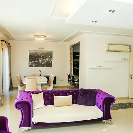 Hot Tub-fireplace-pets-sleeps 11-bbq-pool-parking Vilă *